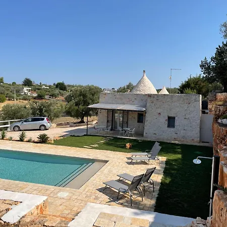 Trullo Il Querciolo לינה וארוחת בוקר אוסטוני