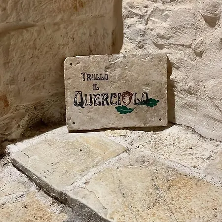 Trullo Il Querciolo Bed and Breakfast