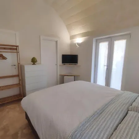 Trullo Il Querciolo 奥斯图尼