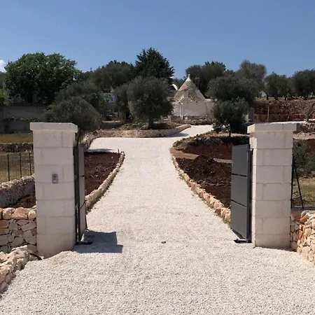 Trullo Il Querciolo 3* 奥斯图尼