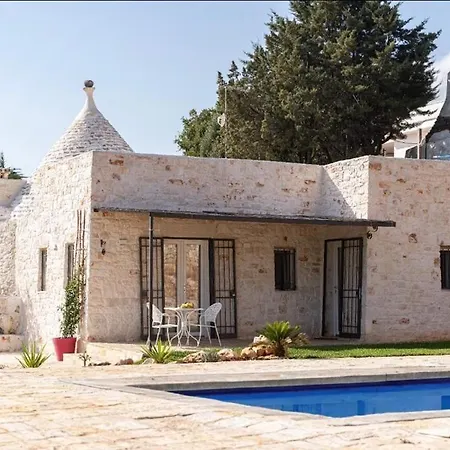 Trullo Il Querciolo Bed & Breakfast 3*